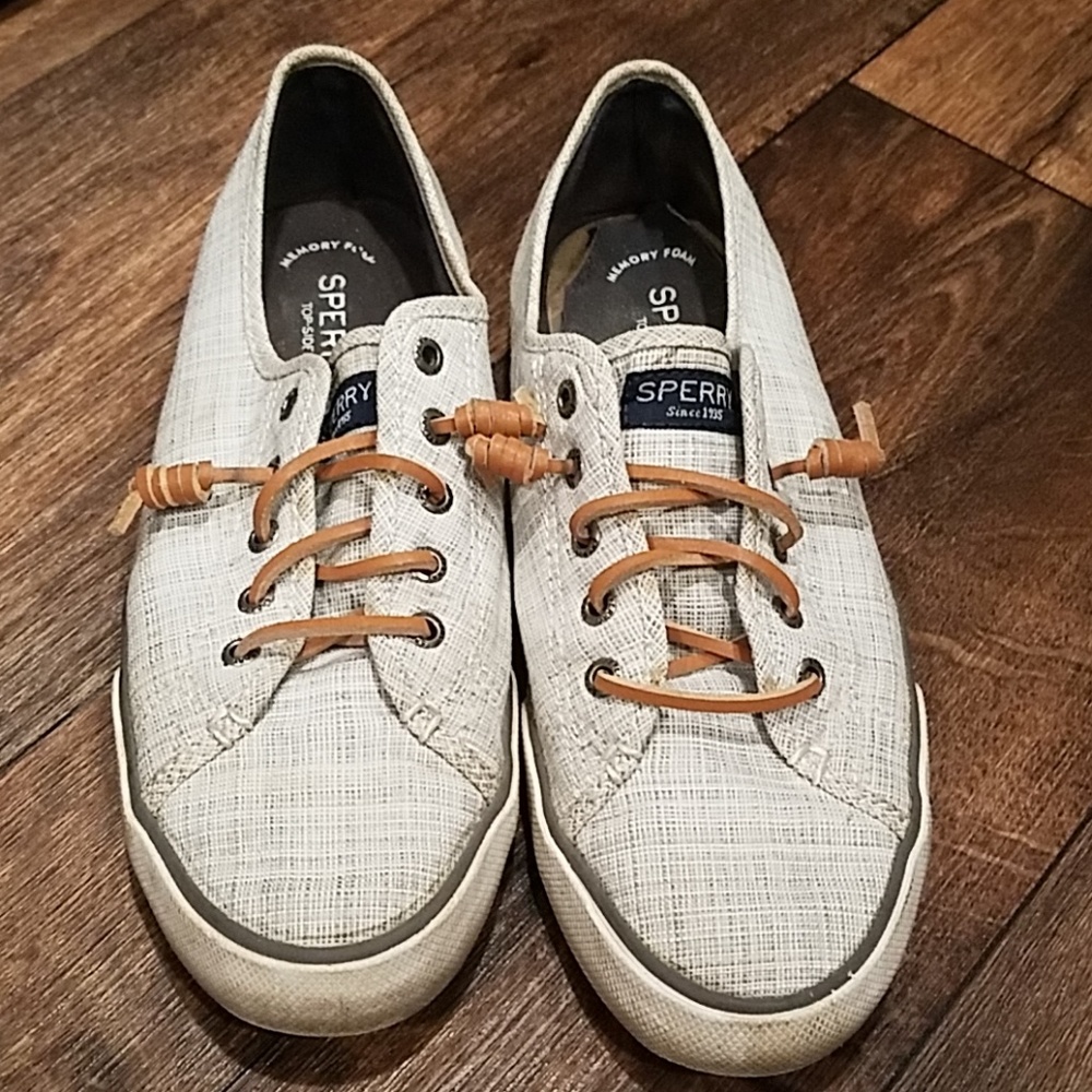 Sperry Gray tennis shoe with leather tie